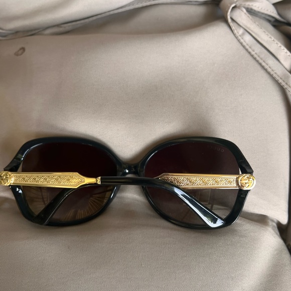 GUCCI OVERSIZED SUNGLASSES - Picture 7 of 15